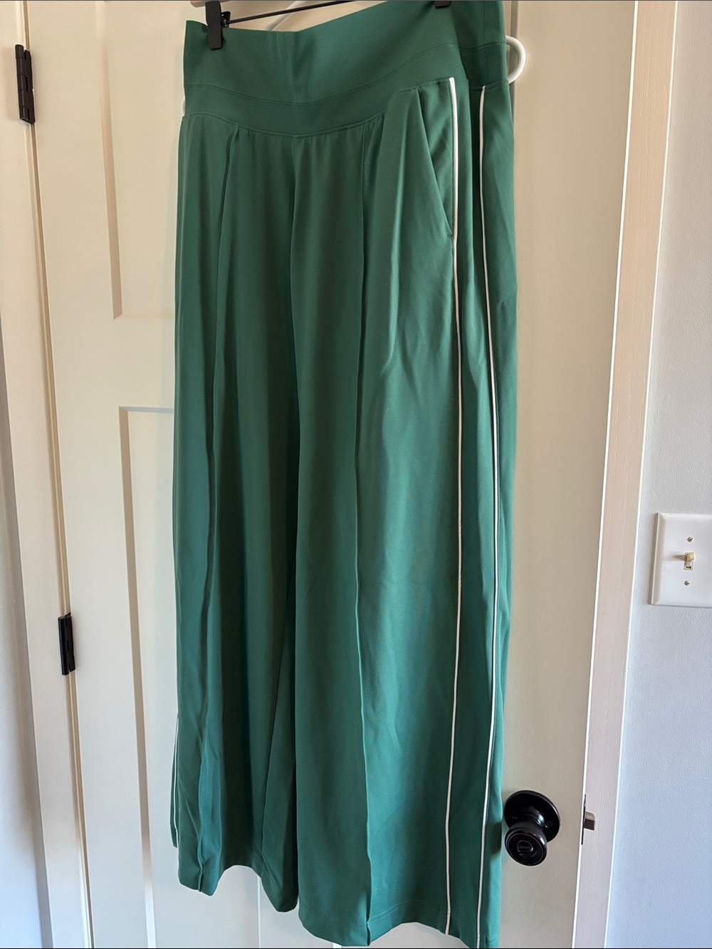 Athleta Venice track pants, L